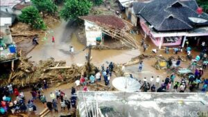 Kabupaten Sukabumi di Guncang Bencana Banjir dan Longsor, BPBD Berupaya Keras Lakukan Penanganan.